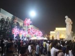 Hàng ngàn người đổ về Royal City trước đêm Trung Thu