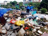 Núi rác thải tiếp tục 'bủa vây' Sơn Tây
