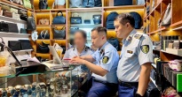 https://vietq.vn/hang-gia-tran-lan-trong-trung-tam-thuong-mai-can-manh-tay-xu-ly-de-bao-ve-nguoi-tieu-dung-d234272.html