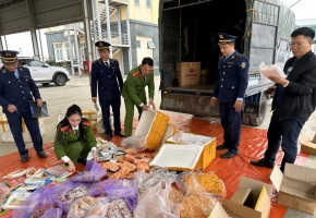 Bắt liên tiếp 9 vụ buôn bán nội tạng động vật không rõ nguồn gốc