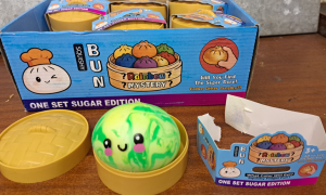 Cảnh báo đồ chơi bánh bao squishy chứa chất gây ung thư, ảnh hưởng sức khỏe trẻ nhỏ 