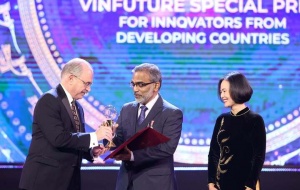 Nhà khoa học đứng sau công nghệ lọc nước giá rẻ: ‘Tôi thực sự ngưỡng mộ tầm nhìn của VinFuture’