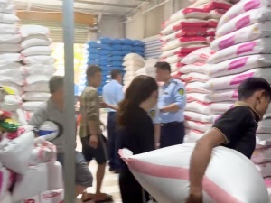 Hà Nội: Phát hiện 6 cơ sở kinh doanh gạo có dấu hiệu giả mạo thương hiệu gạo Ông Cua