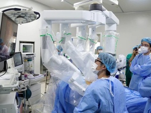 Ứng dụng khoa học công nghệ nâng cao chất lượng dịch vụ trong lĩnh vực y tế