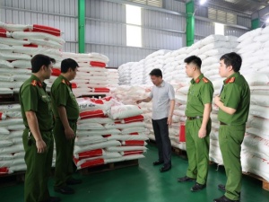 Điểm tên các loại mì chính, hạt nêm, dầu ăn giả do Công ty Famimoto đóng gói và sản xuất