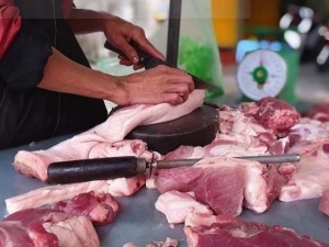 Thịt lợn 'bẩn' - nguy cơ rình rập mâm cơm gia đình