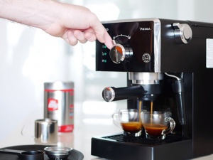 TCVN 13626:2023 về vệ sinh thiết bị khi chế biến và phân phối đồ uống nóng