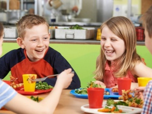 WHO ban hành tiêu chuẩn bữa ăn học đường, góp phần bảo vệ sức khỏe trẻ em