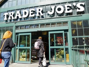 Mỹ thu hồi gần 4.500 tấn thực phẩm đông lạnh của Trader Joe's do nguy cơ lẫn dị vật