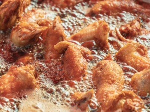 Nguy cơ dầu ăn bị oxy hóa sinh chất độc khi chế biến thực phẩm ở nhiệt độ cao