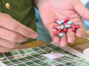 Cảnh báo thủ đoạn bán thuốc giả 'chữa bách bệnh' cho người già