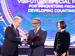Nhà khoa học đứng sau công nghệ lọc nước giá rẻ: ‘Tôi thực sự ngưỡng mộ tầm nhìn của VinFuture’