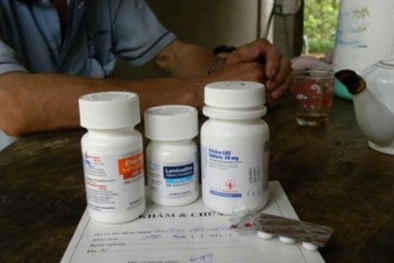 12 người dân ở Bến Tre nhiễm HIV: Do dùng chung lọ thuốc?