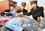 “Giày độc” Trung Quốc khiến thế giới sợ hãi