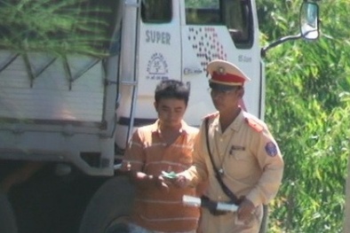 Truy tố 2 cảnh sát giao thông và 2 cán bộ Vinashin