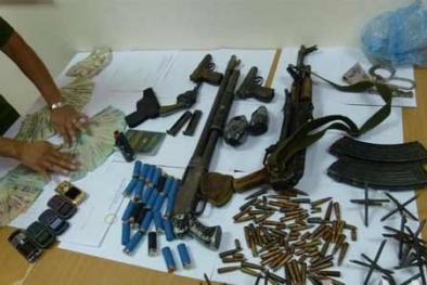 Cảnh sát  "hạ gục" kẻ buôn ma túy đốt xe Lexus