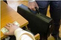 "Vòi" tiền Kiểm lâm, Phó phòng Cảnh sát điều tra bị bắt