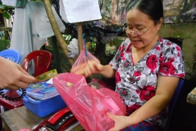 Giàu lên từ sách bán rong