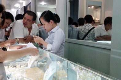 Ngã ngửa vì vàng giả