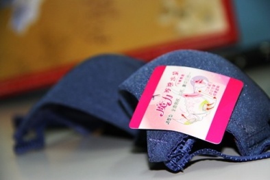 Dầu khoáng trong áo ngực: Nơi bảo độc, nơi không