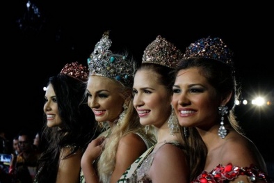 Người đẹp CH Czech đăng quang Hoa hậu Trái đất 2012