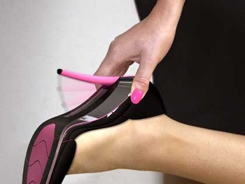 Đi giày cao gót có hại cho xương