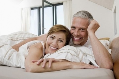 Làm “chuyện ấy”: Tuổi nào thì nghỉ?