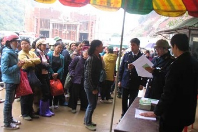 Kẽ hở tiếp tay nạn buôn lậu