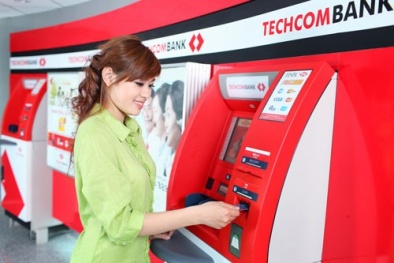 ATM ngân hàng Techcombank nhả tiển rách cho khách?