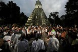 Đền thờ Maya hỏng nặng vì du lịch dịp "tận thế"
