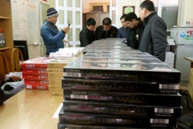 Hàng chục nghìn gói thuốc lá, gia vị thực phẩm lậu