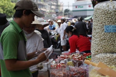 Bánh mứt tết: Hàng "dởm" ngập chợ