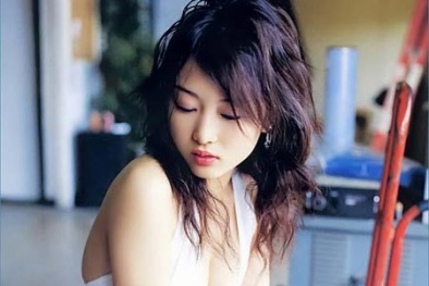 Gã đàn ông keo kiệt dính cú lừa ngoạn mục vì ham hố chân dài