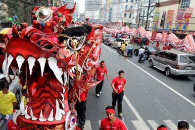 Người dân Châu Á rộn ràng đón năm con rắn