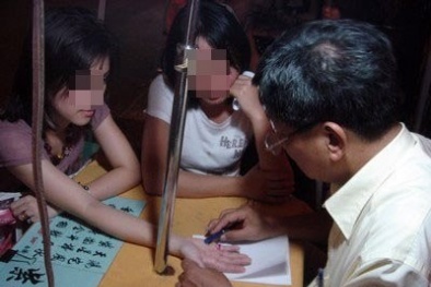 Tết vẫn còn nơi công sở