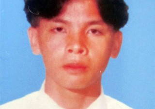 Chủ khách sạn  dùng súng bắn người