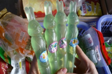 Nhập viện vì ăn thạch không rõ nguồn gốc