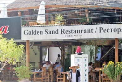Nhà hàng Việt không tiếp... người Việt