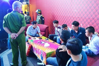 Cảnh sát đột kích quán bar