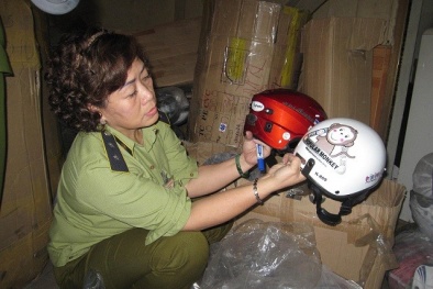 Kiểm tra mũ bảo hiểm: 100% đơn vị sản xuất, kinh doanh vi phạm