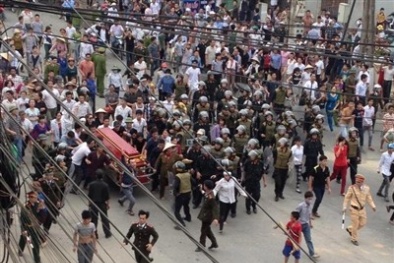 Hé lộ sự thật vụ 1.000 người dân quây quan tài đòi điều tra án mạng