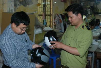 Đà Nẵng: Kiểm tra chéo mũ bảo hiểm để đảm bảo khách quan