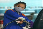 Doanh nghiệp xăng dầu "ngậm miệng, ăn tiền"?