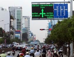 Dùng biển báo điện tử chống kẹt xe