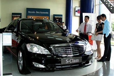 Gian nạn "chặn"xe Việt Kiều hồi hương