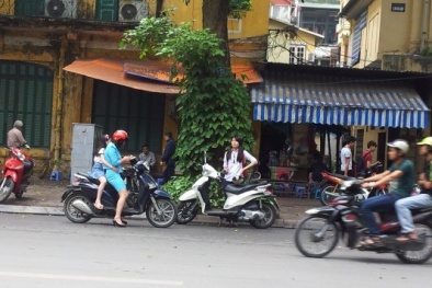 Phụ huynh vẫn “lờ” đội mũ bảo hiểm cho trẻ