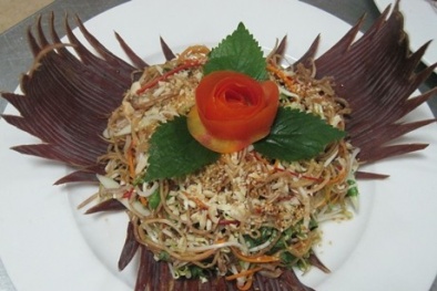 Mộc mạc nộm hoa chuối thanh mát ngày hè