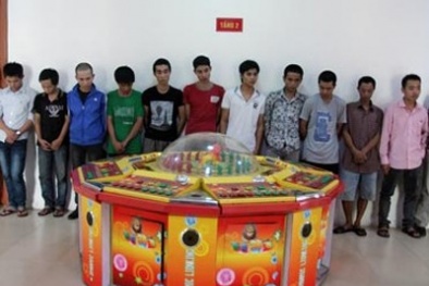 Máy đánh bạc Sư tử "oanh tạc" quê nghèo