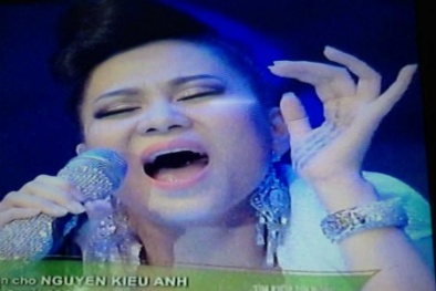 Nghi vấn Thu Minh sử dụng 'tài liệu" hát nhạc ngoại