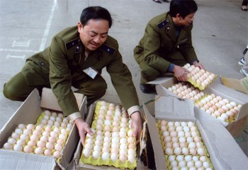 Mạo danh sếp quản lý thị trường lừa 13 doanh nghiệp